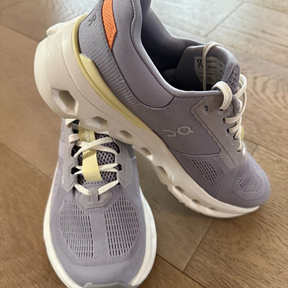 Women's On Cloudrunner 2 Running shoe in Lilac, size 7